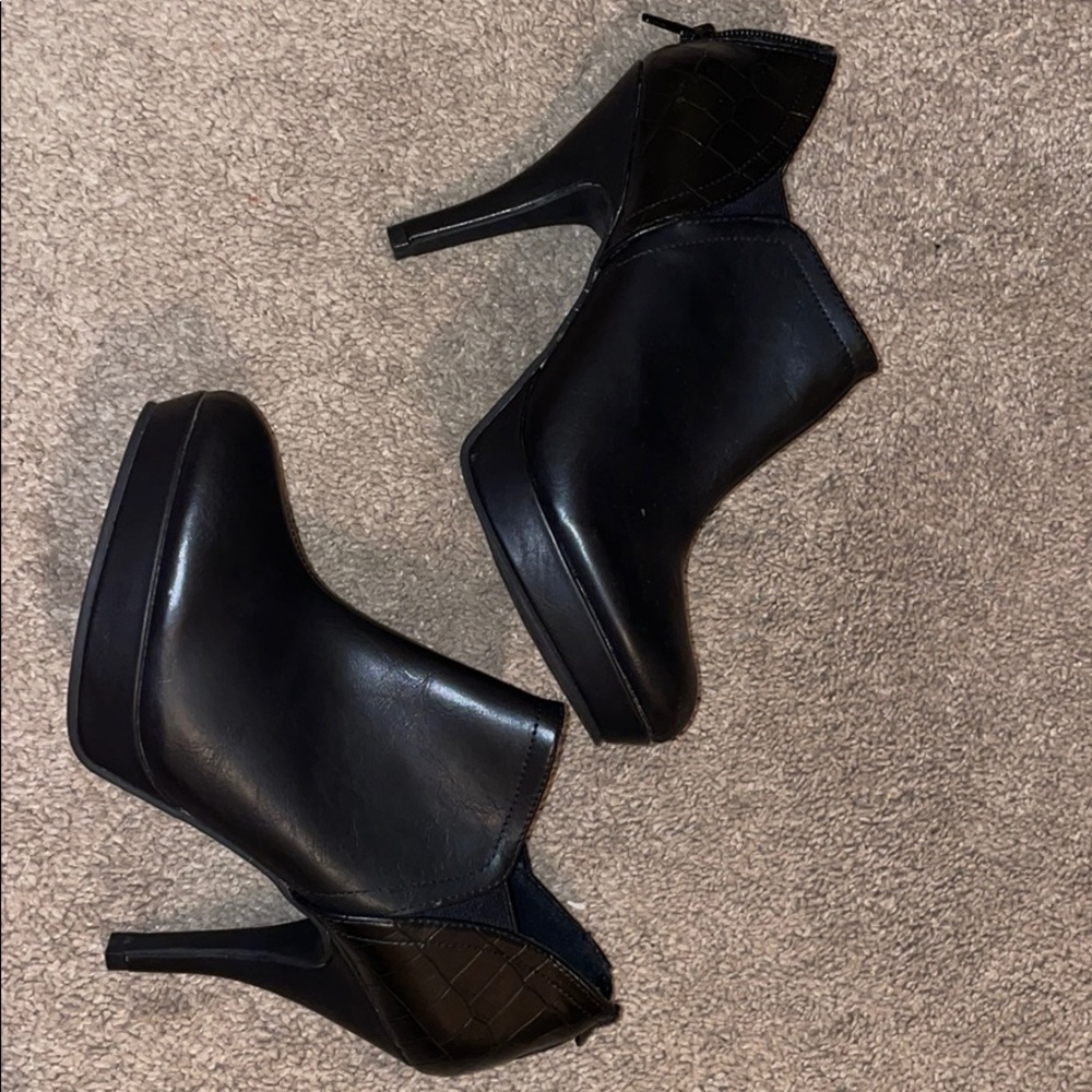 Ankle booties